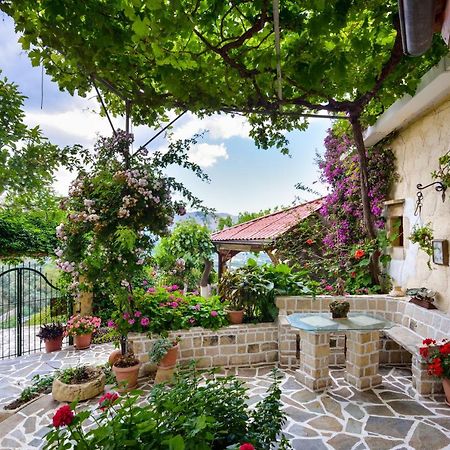Villa Kapasa Mathés Buitenkant foto